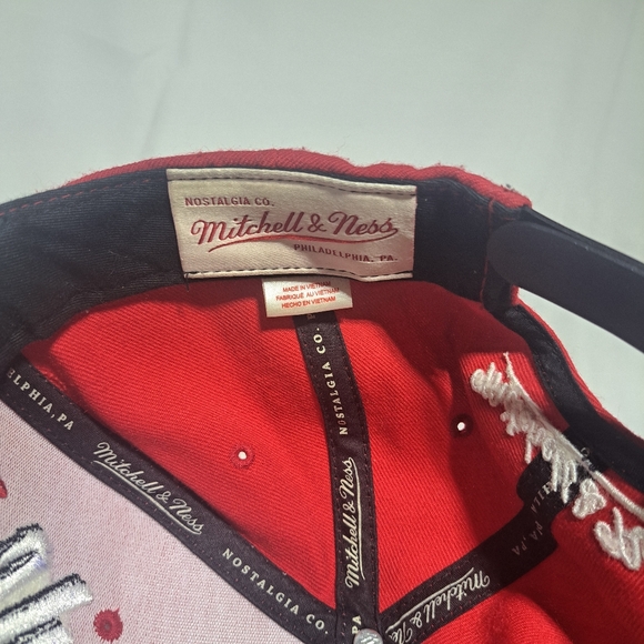 Vintage Mitchell & Ness Chicago Bulls Adjustable Cap Hat - Picture 4 of 5